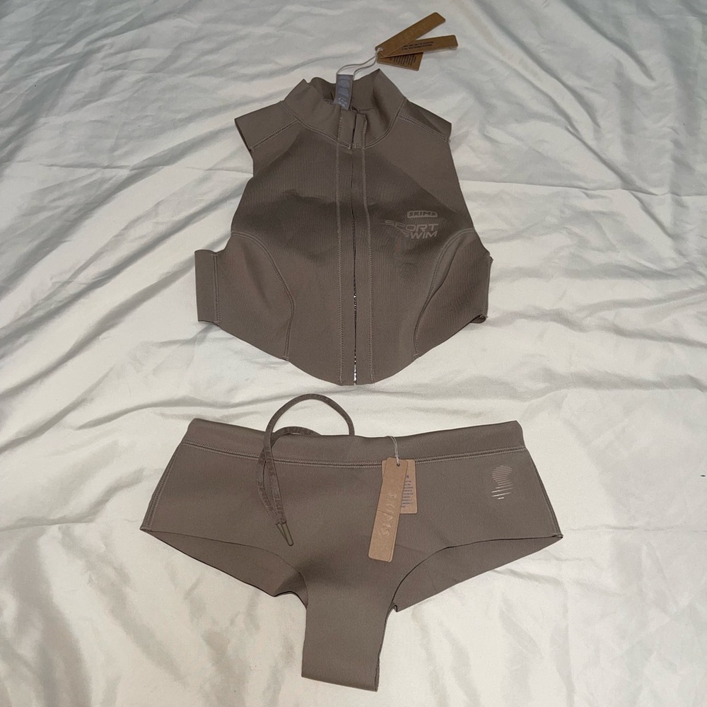 2 Piece SKIMS SCUBA SWIM Zip-Up Scuba Top/Cheeky Drawstring Bottom Set XXS NWT
